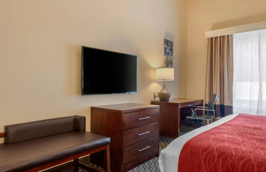 Comfort Inn & Suites Fort Myers Airport-1